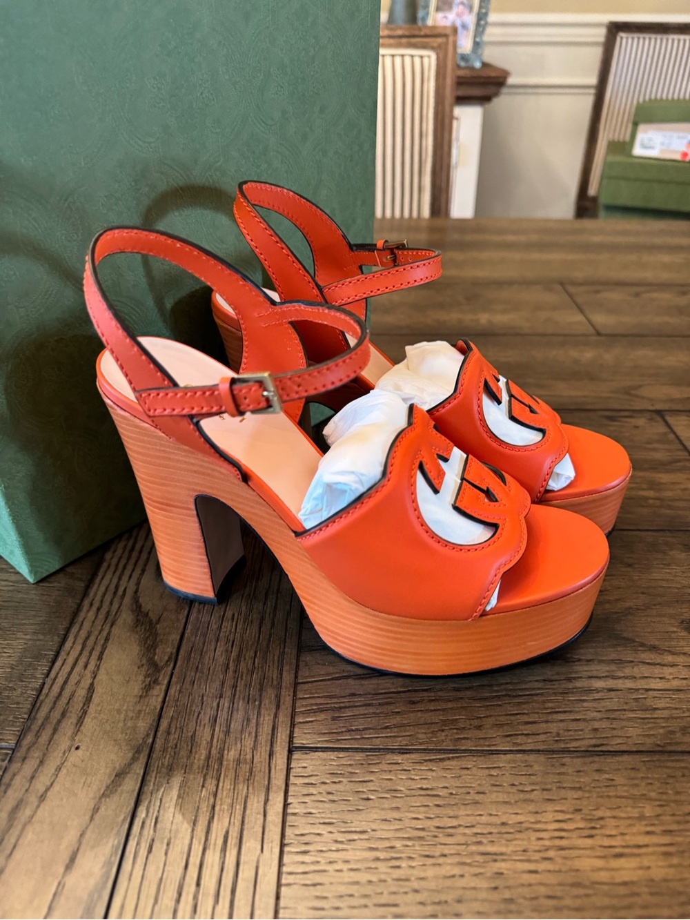 Gucci Interlocking GG Orange Heels - Picture 3 of 11